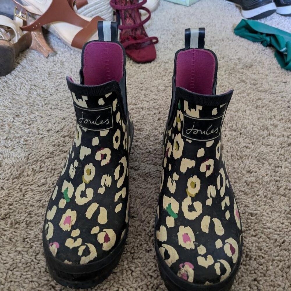 Wellibob boots. Very good conditoin. very little wear